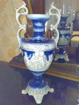 Foto: Proposta di vendita Ceramiche TRITTICO IN PORCELLANA CON DECORAZIONI IN RILIEVO - Vaso