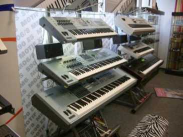 Foto: Proposta di vendita 5 Pianoforti meccanici (pianola)s YAMAHA - YAMAHA TYROS 4 61-KEY ARRANGER