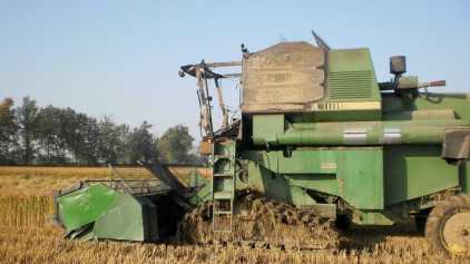 Foto: Proposta di vendita Macchine agricola JOHN DEERE - 1075 R