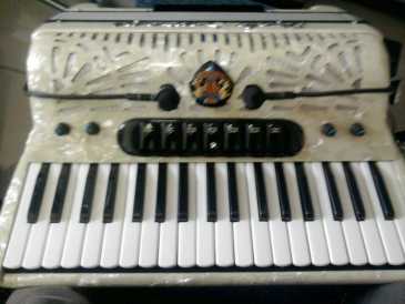 Foto: Proposta di vendita Tastiera e sintetizzatore PAOLO SOPRANI - 96 BASSI