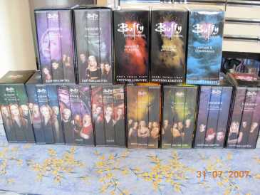 Foto: Proposta di vendita 13 VHS Serie TV - Fantascienza - BUFFY CONTRE LES VAMPIRES - JOSS WHEDON